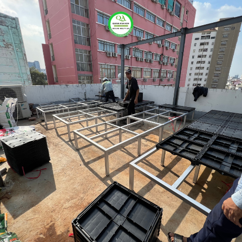 thi-cong-vuon-rau-chau-ghep-3